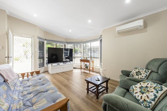 Stylish Living with Tranquil Bushland Views
