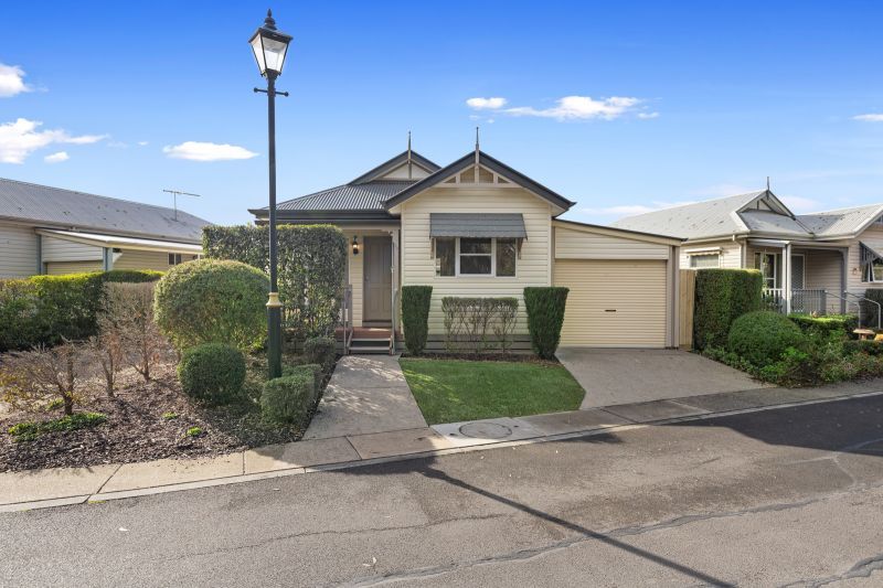 Spacious Modern Living - Peaceful Surrounds