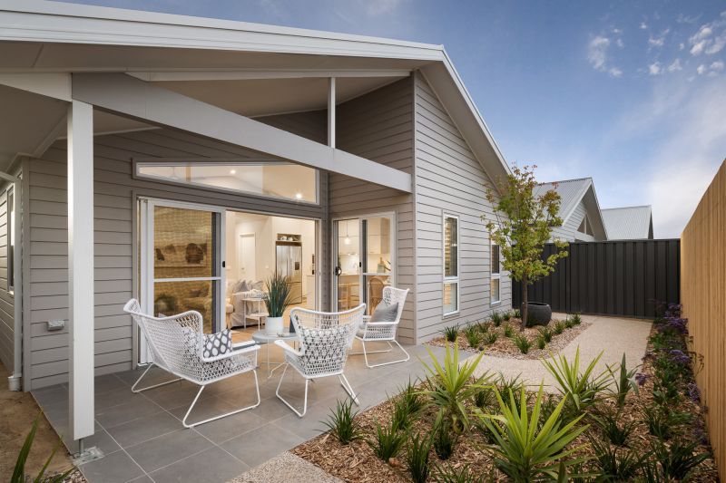 Write the next chapter of your story at Lakeside Lara & choose from our range of stunning home designs including the Gippsland.