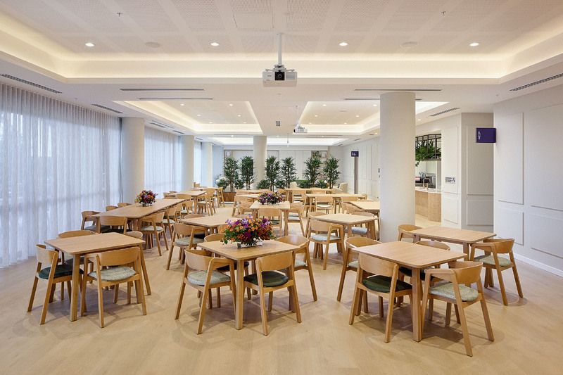 Spacious Ground-Floor Apartment with Two Outdoor Living Spaces