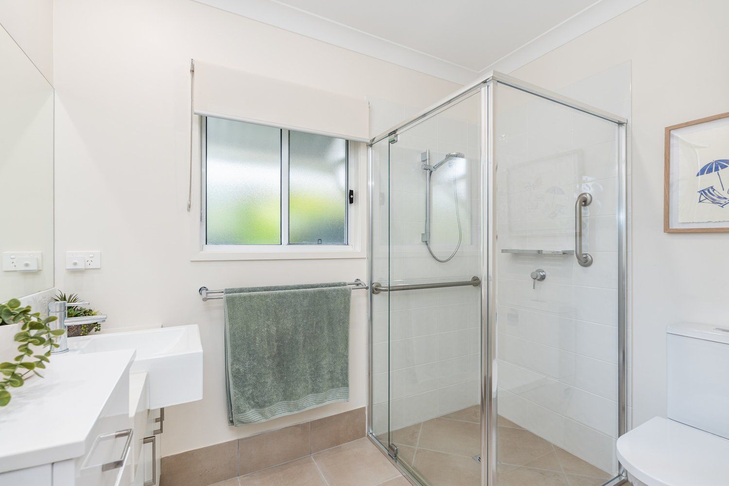 Beautifully Presented Home with Waterway Views