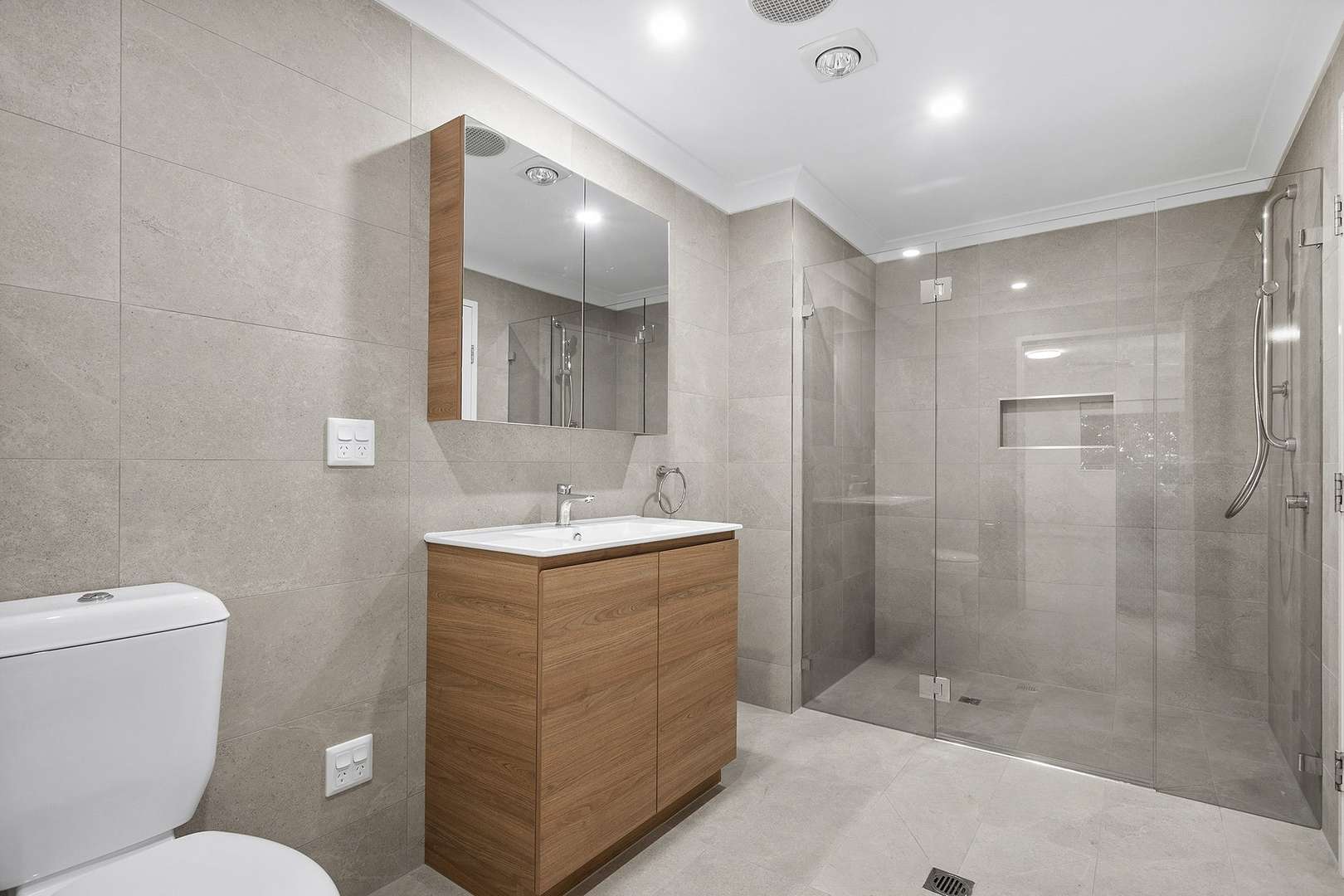 141/1 Hyde Parade, Campbelltown NSW 2560