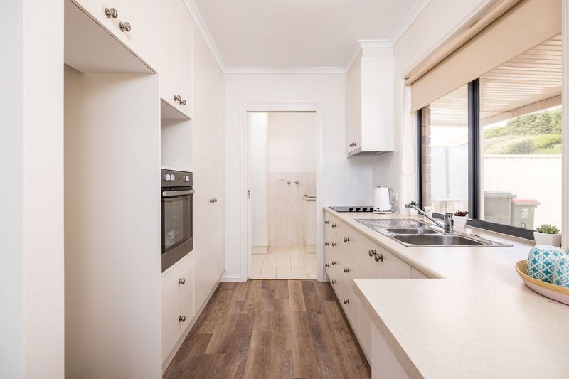 Modern, bright and spacious unit available now