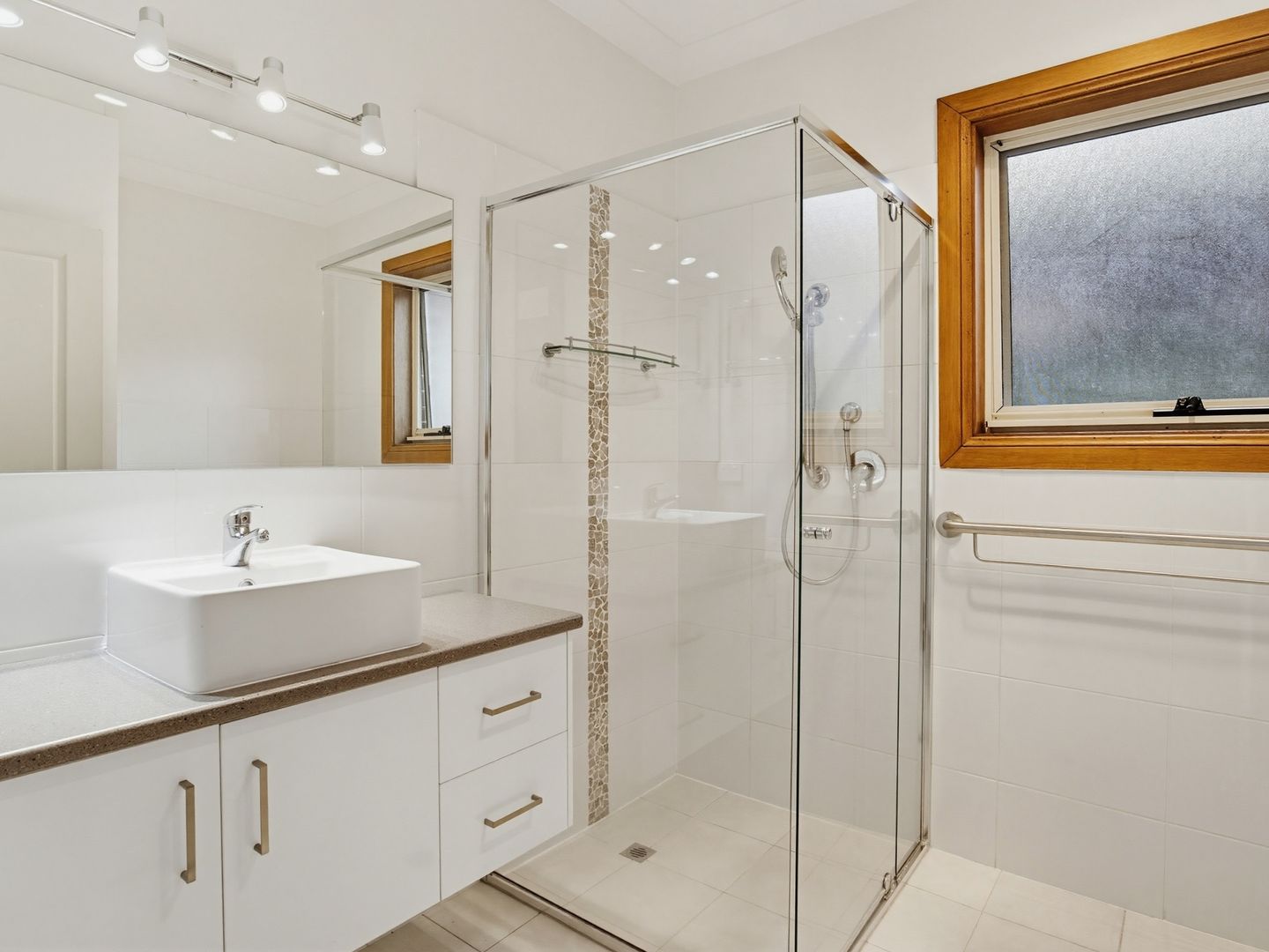 3/5 Cornish Street