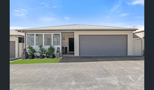 Modern 2 Bedroom with double car garage at Vantage Eagleby Pines