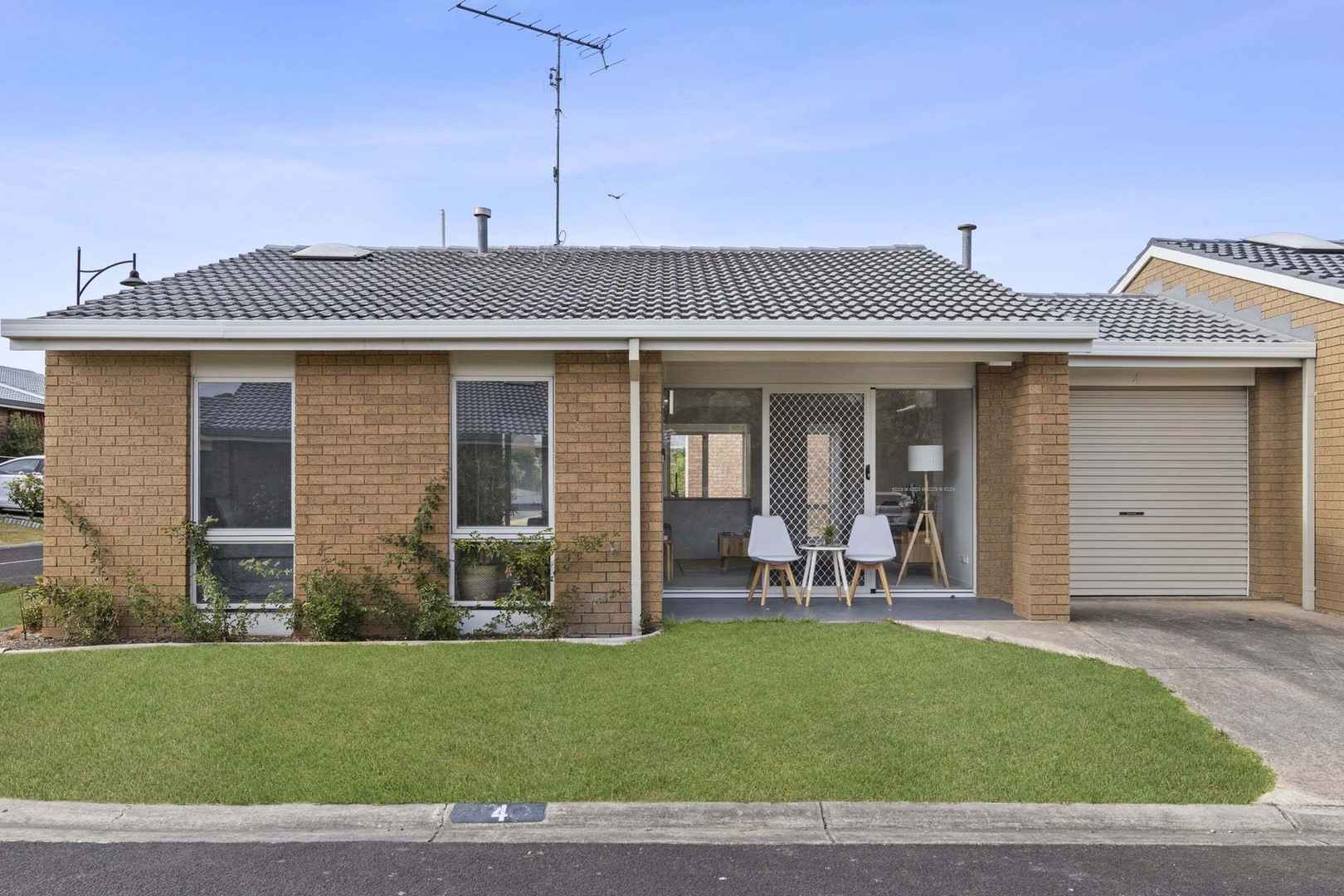 Freshly Renovated, Ready to Move in Now