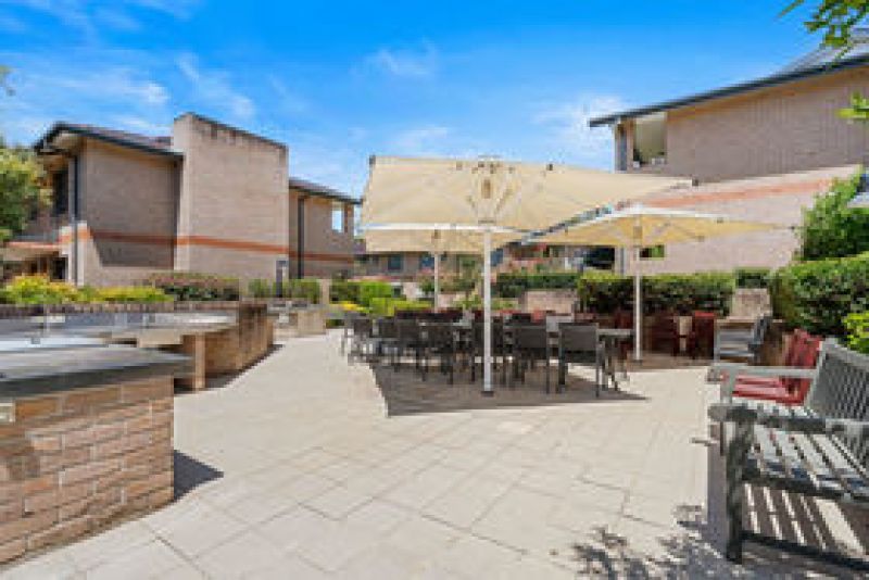 Charming 3 bedroom upper floor unit