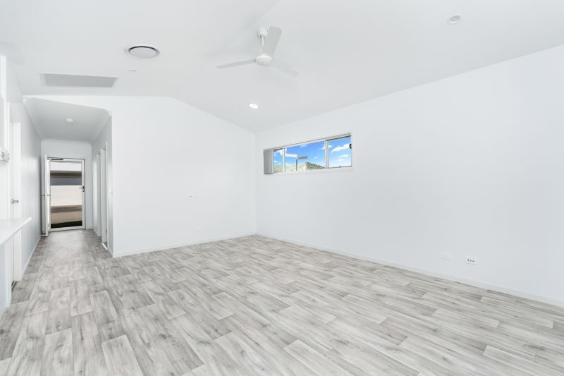 Modern Home – Carefree Lifestyle!