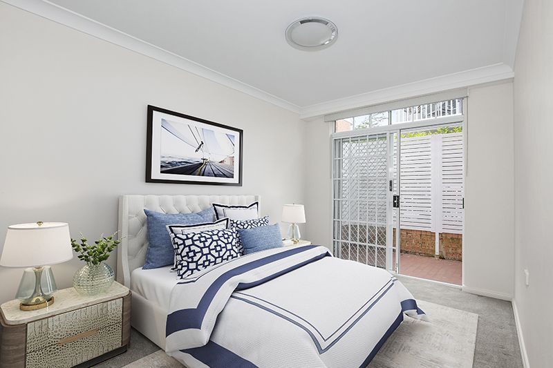 Immaculately maintained 3 bedroom unit with modern look situated in the centre of the village