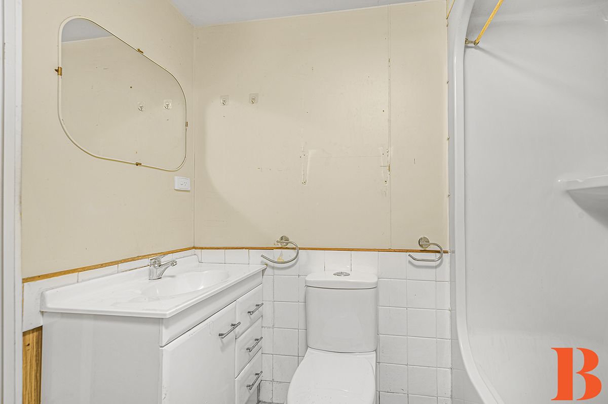 Magnificent Value ! Easy Care Site - Walk to Shopping and Bus - 50 metres to Swimming Pool