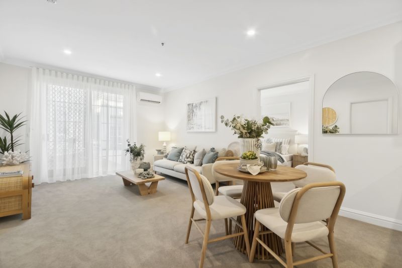 Large 2-bedroom, 2-bathroom ground-floor apartment