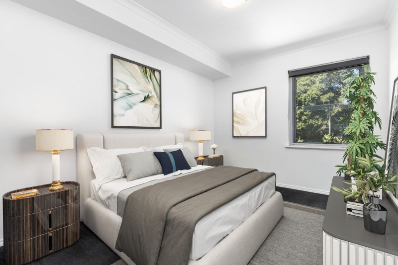 Stunning Views, Central Living!