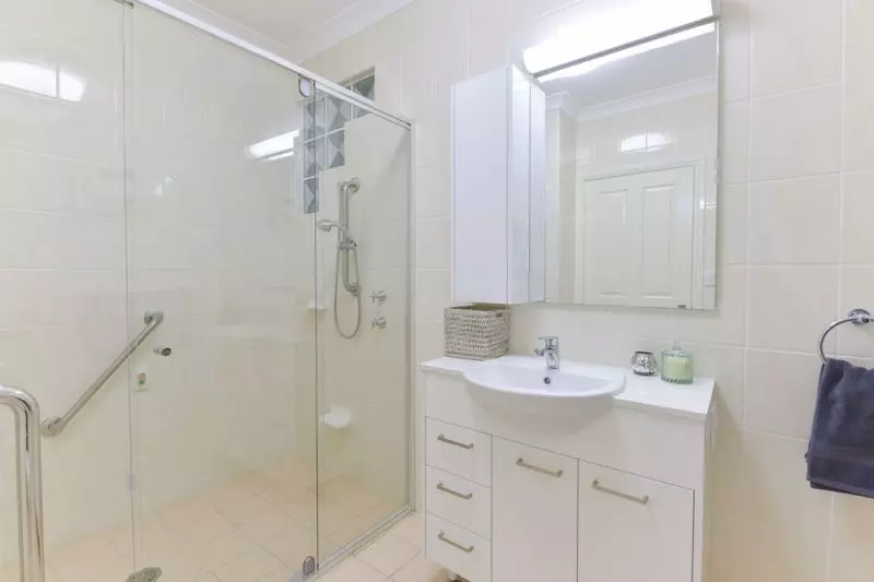 Spacious, ground floor 2 bedroom apartment.