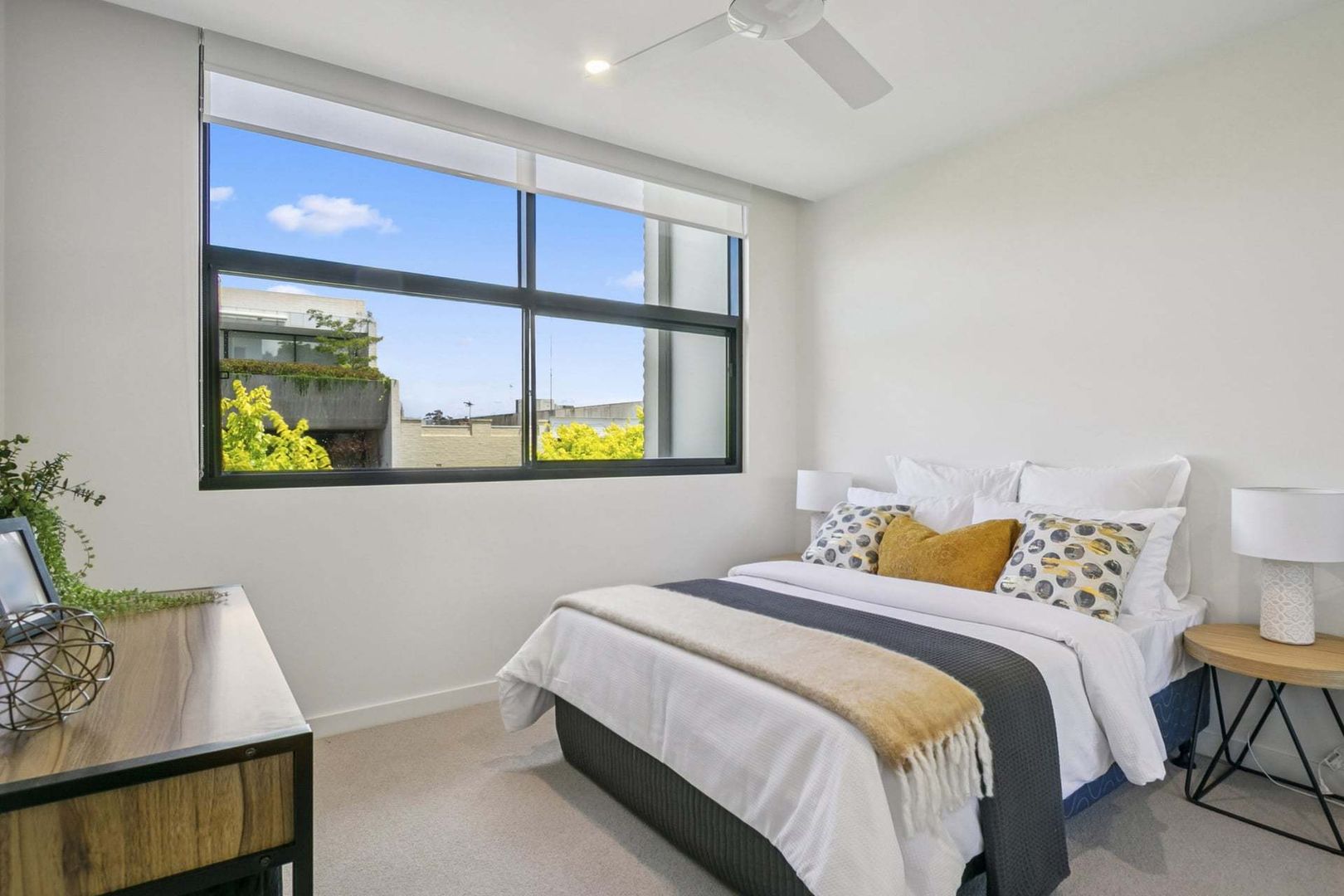 Brighton Bayside Apartment - Fully Refurbished
