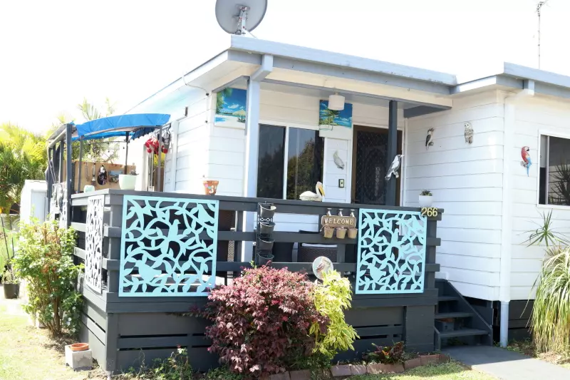 Tasman Holiday Park, North Star - Over 50's Residential Park