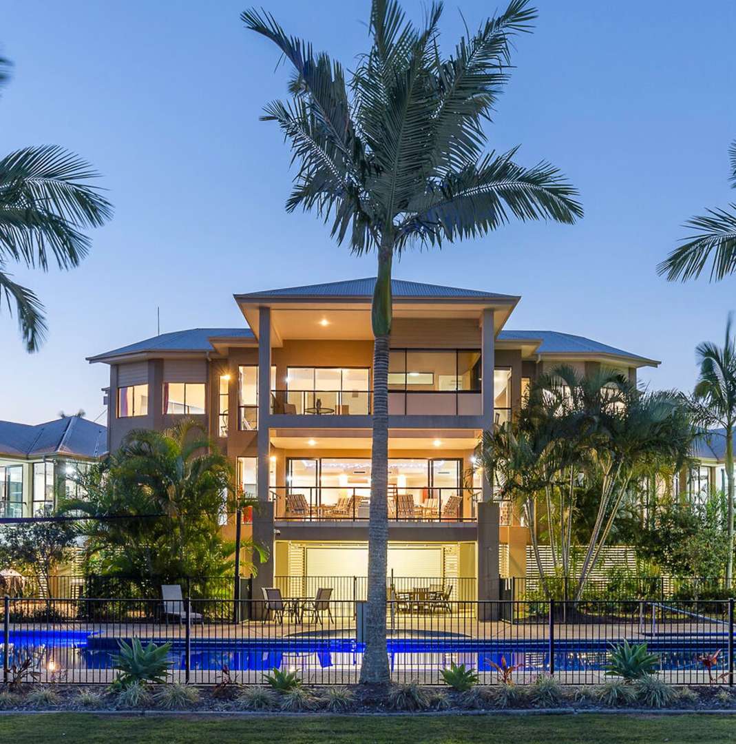 Upper Coomera - Palm lake resort Immaculate, Resort Home -  Rarely found  Double Garage 