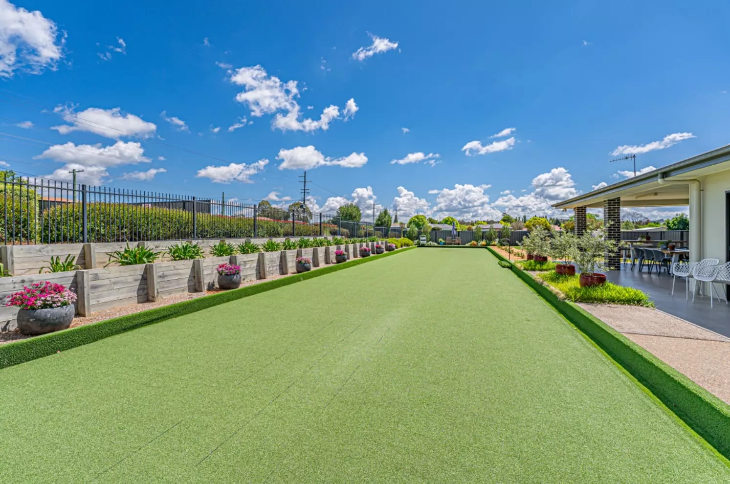 Stow Design 3 Bedrooms 1 bathroom + Powder Room