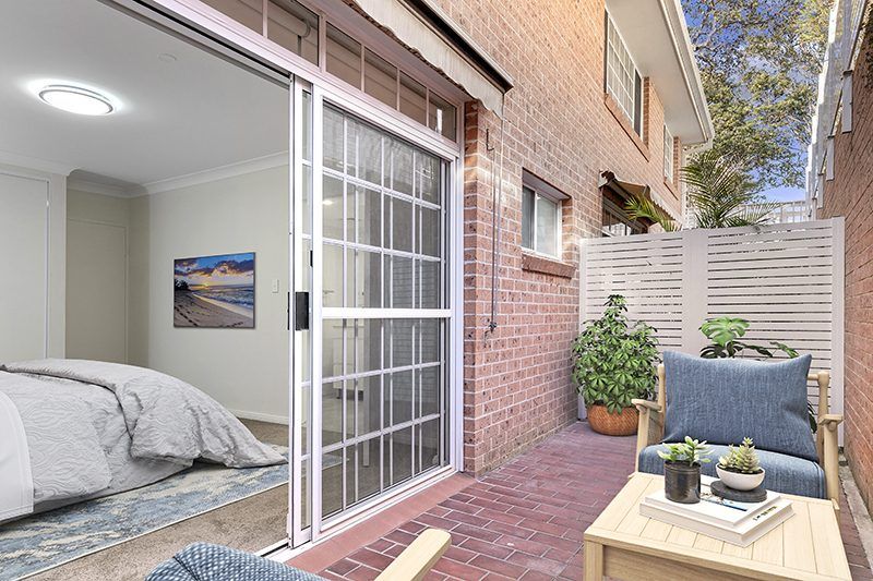 Beautifully presented sun lit ground-floor garden retreat.
