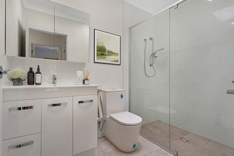 Spacious 2-bedroom plus study in quiet street