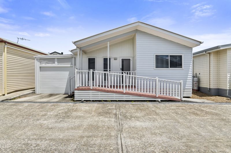 Modern Comfort - Spacious Two Bedroom Home with Study