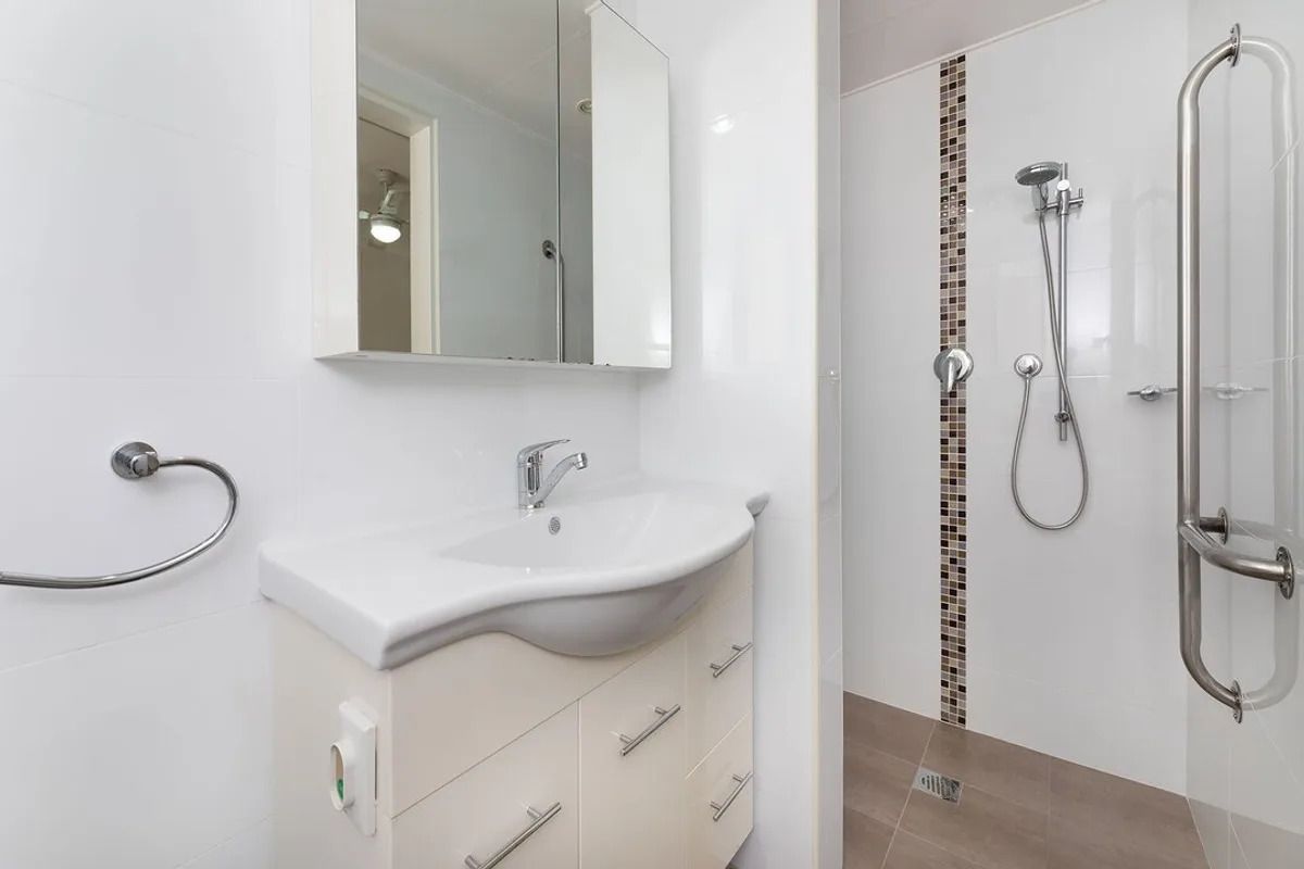 Serviced Apartment 1.11 – A Private Corner of Greglea 
