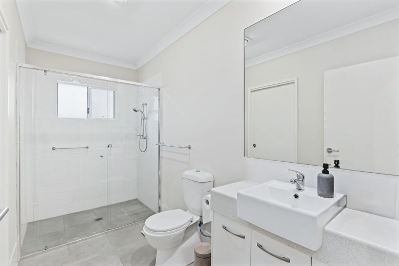 Hidden Oasis with Stunning Sunroom!