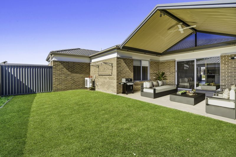 454/245 Jamboree Avenue, Denham Court