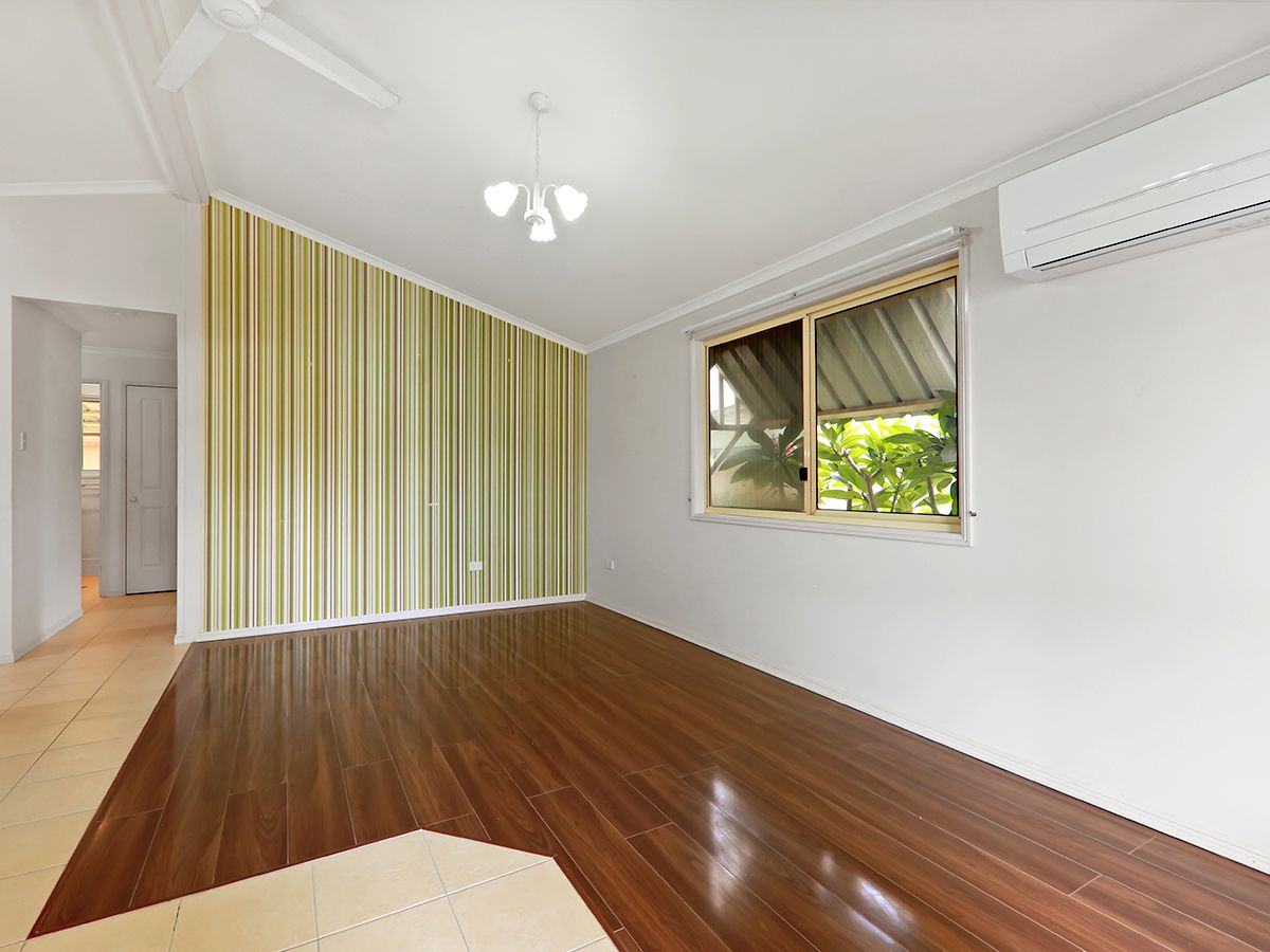 2 Bedroom Villa - Garage - Outdoor Alfresco Area - Move In Ready!