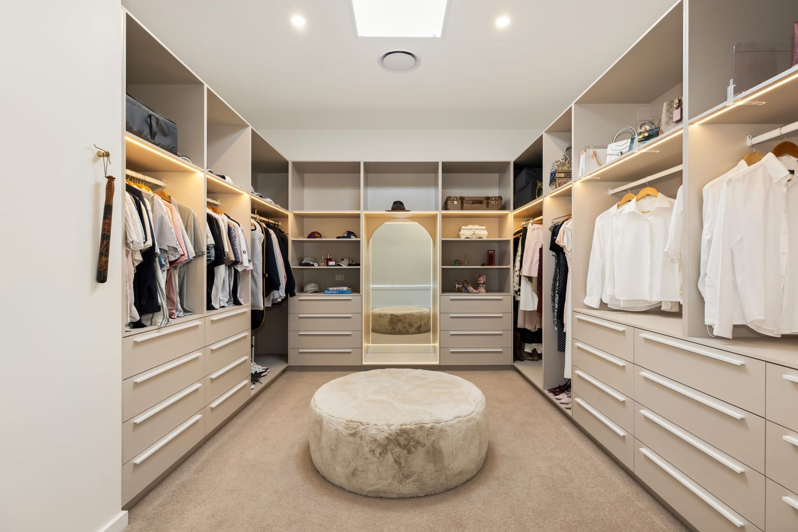 Your Luxurious Waterfront Oasis Awaits