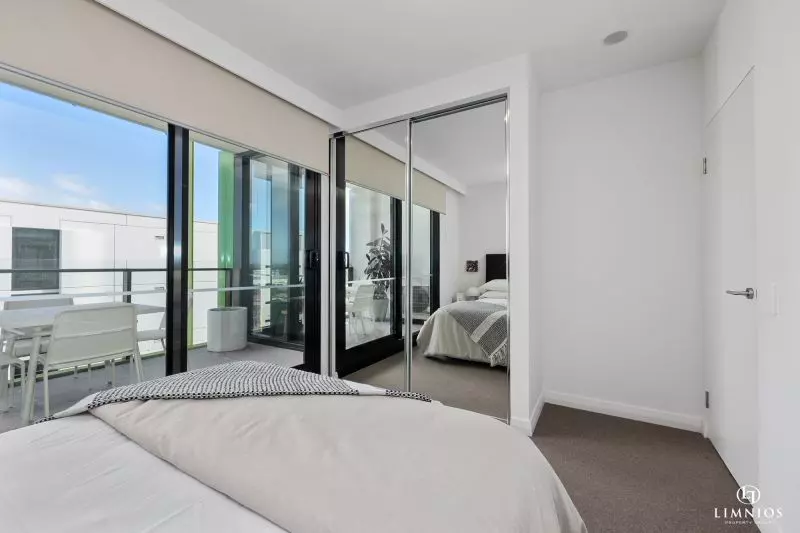 Contemporary Style Apartment in Perfect Location