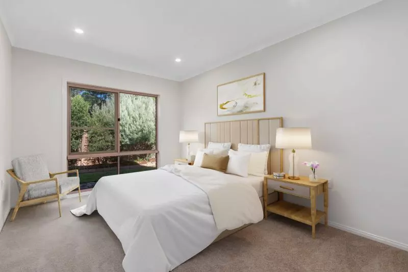 Lovely 2-bedroom villa with beautiful, landscaped gardens