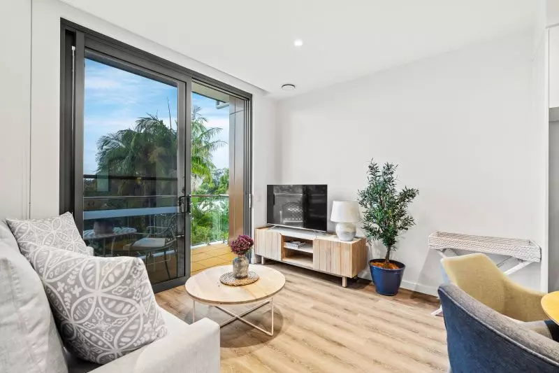 Comfortable level 1 apartment, close to the activity centre.