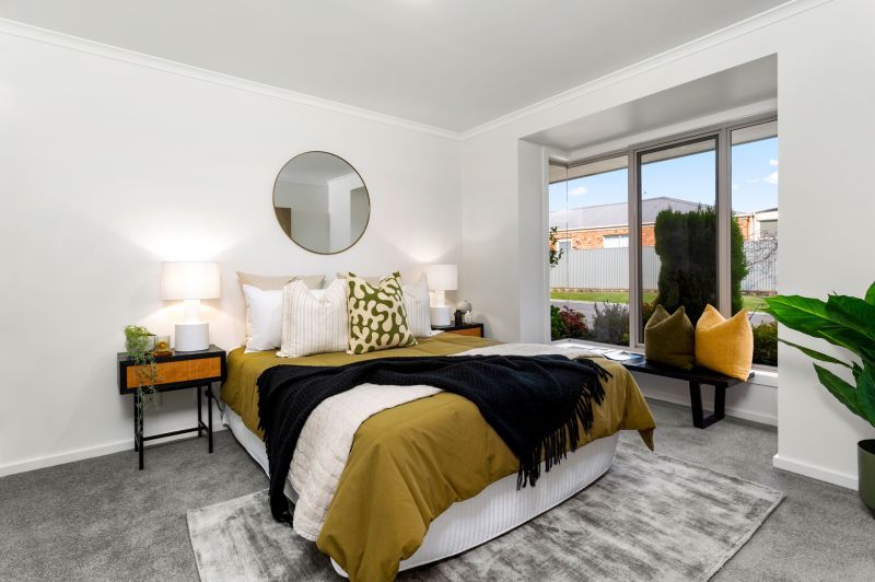 Two bedroom unit overlooking Mowbray Golf Course