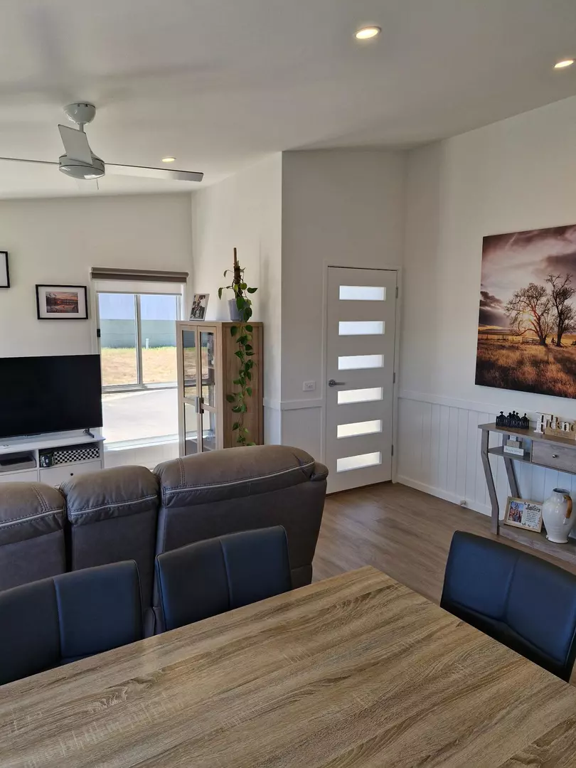 Ballarat Lifestyle Village - Near-New, Custom, One-Bedroom Home