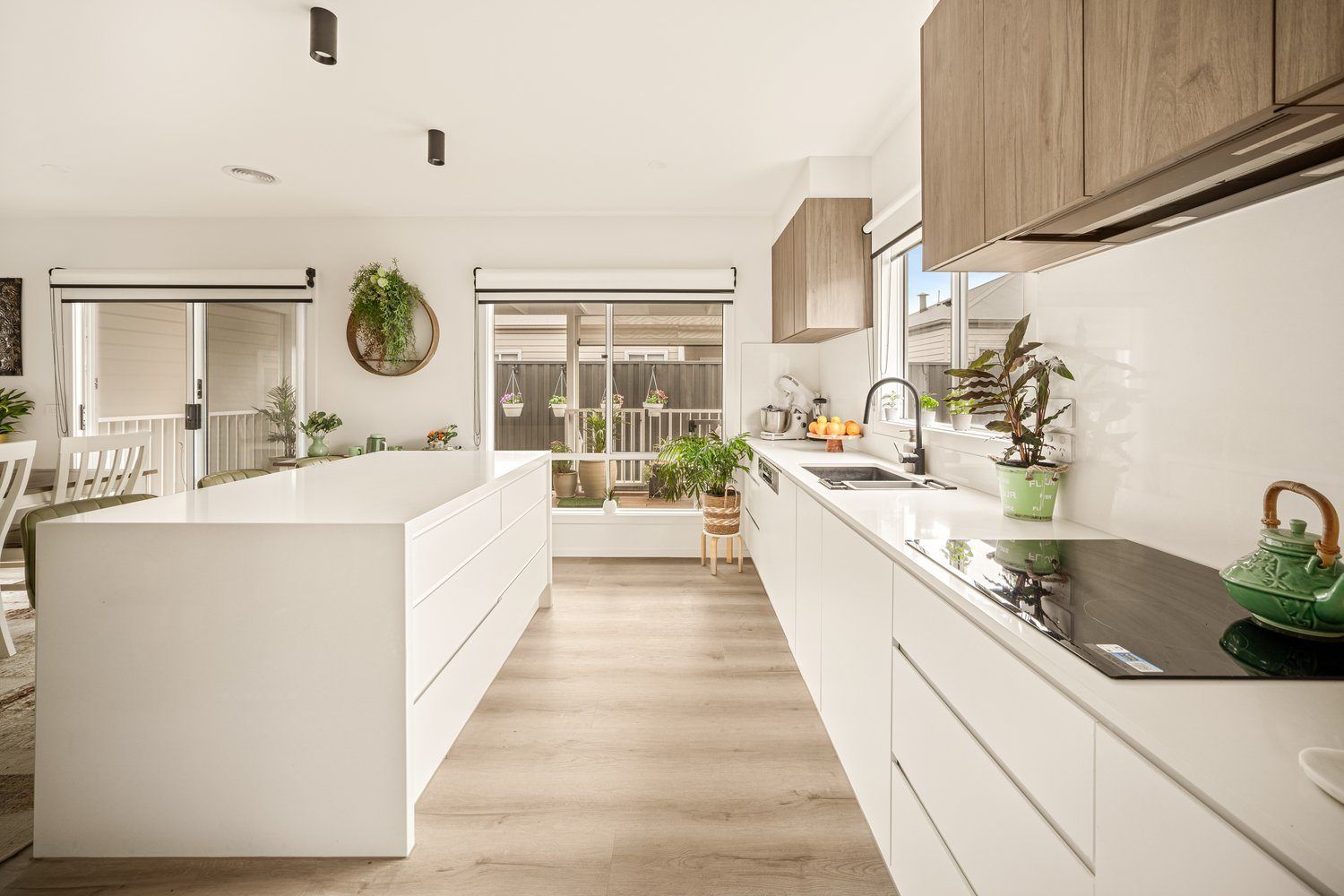 Lifestyle Communities Riverfield - Step inside this fresh, modern & immaculate home
