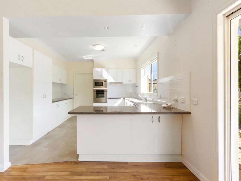 Stylish Villa with Space, Flair and a Fresh New Interior!