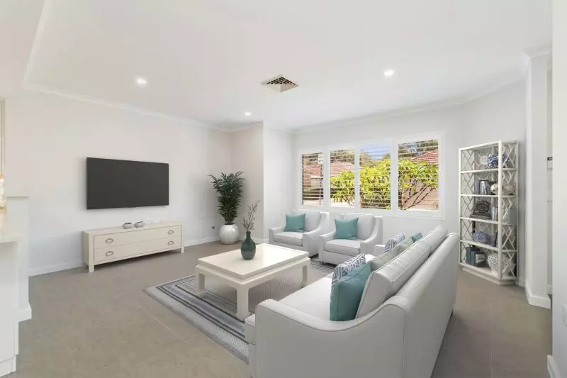 NOW UNDER OFFER. Bushland and the Beach - you have the best of both!