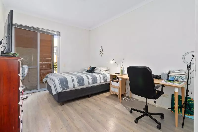 Central Living & Resort Style!