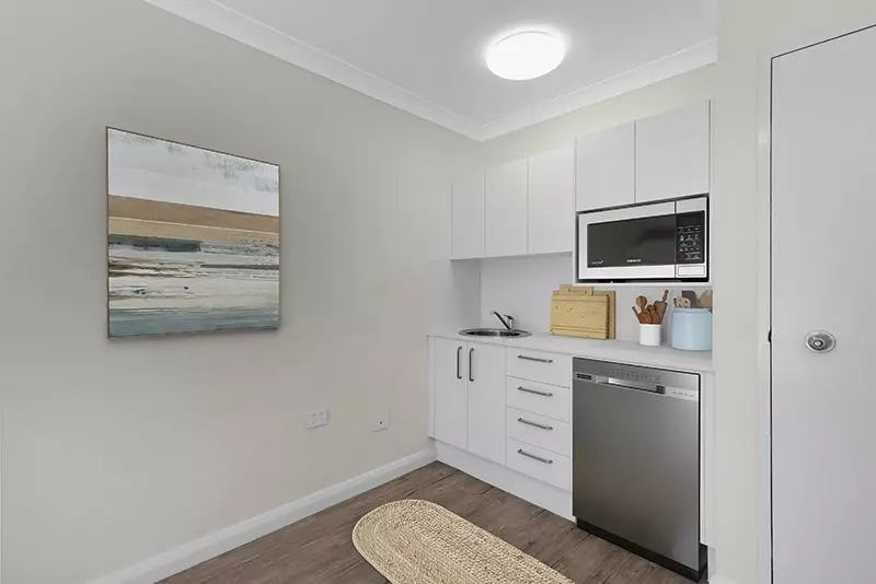 Newly renovated one bedroom serviced apartment with separate bedroom and ensuite plus kitchenette and terrace next to the pool area.
