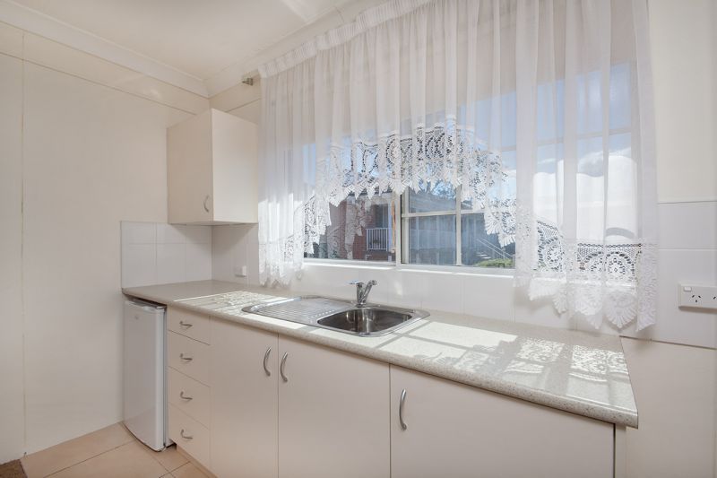 This generously proportioned floorplan offers worry-free, secure retirement living