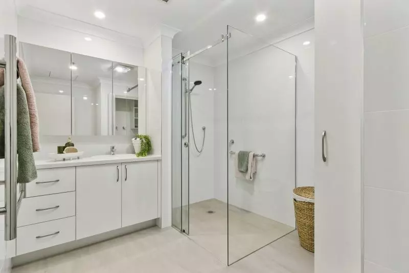 Spacious one-bedroom first-floor apartment