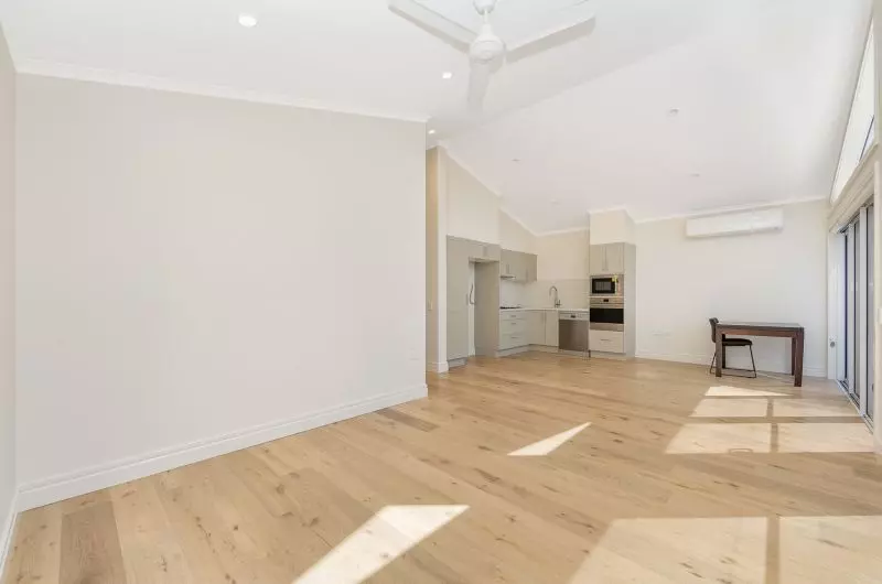 Perfect Waterfront Location – Enjoy Scenic Lake Views