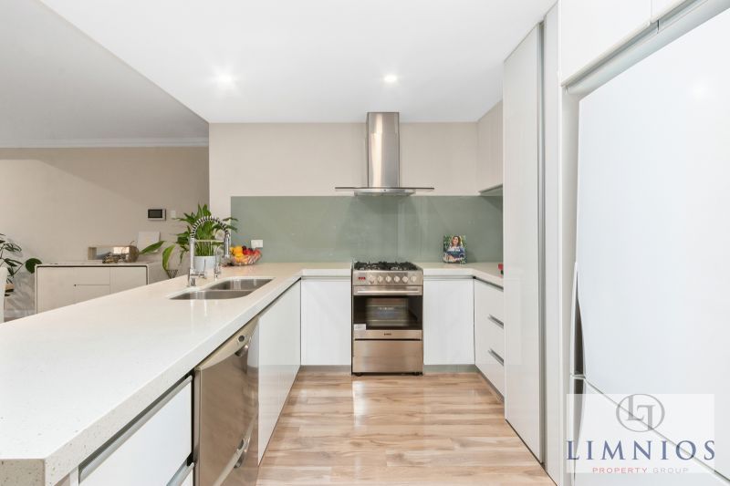 Super spacious, lock and leave Urban living