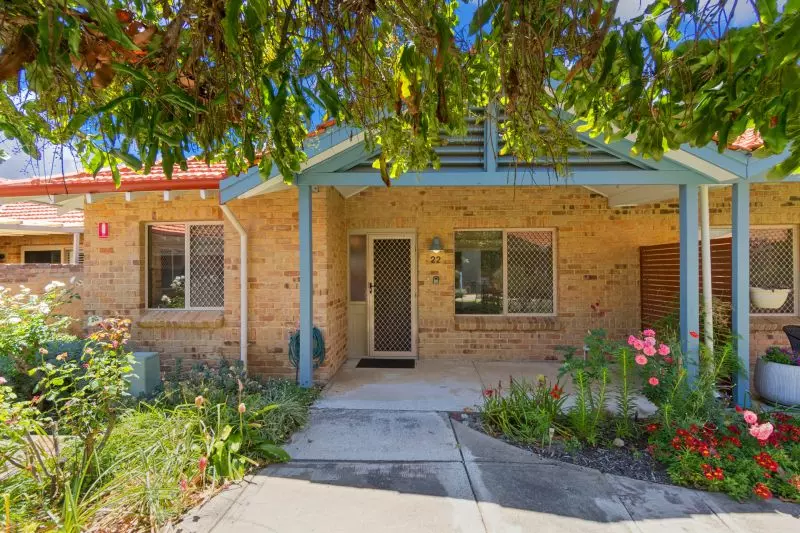 NOW UNDER OFFER.  Beautifully renovated villa offering a perfect blend of privacy, practicality, and comfort.