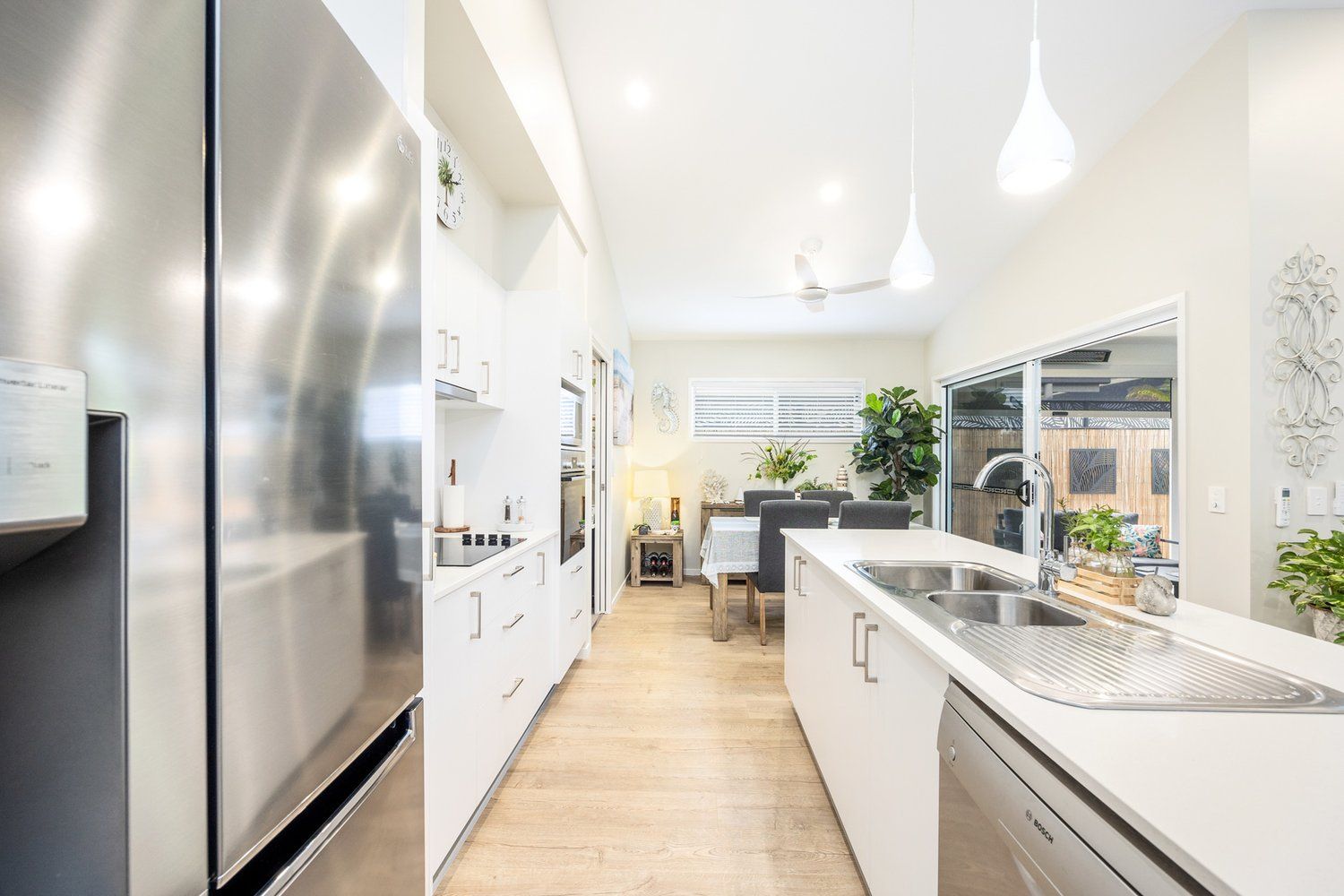 Stylish Corner Home – Extended Private Alfresco