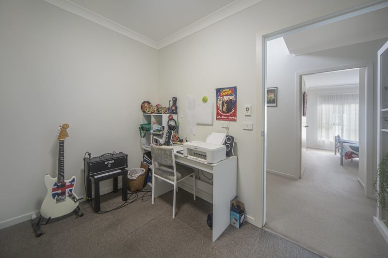 Spacious, Stylish Villa with Large Deck and Flexible Living Areas