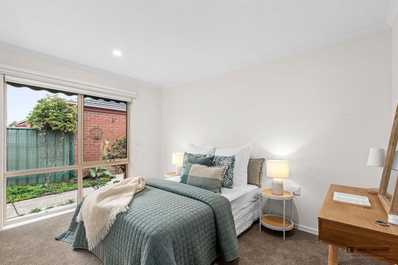 ** UNDER OFFER **   Fully renovated and ready to move in!