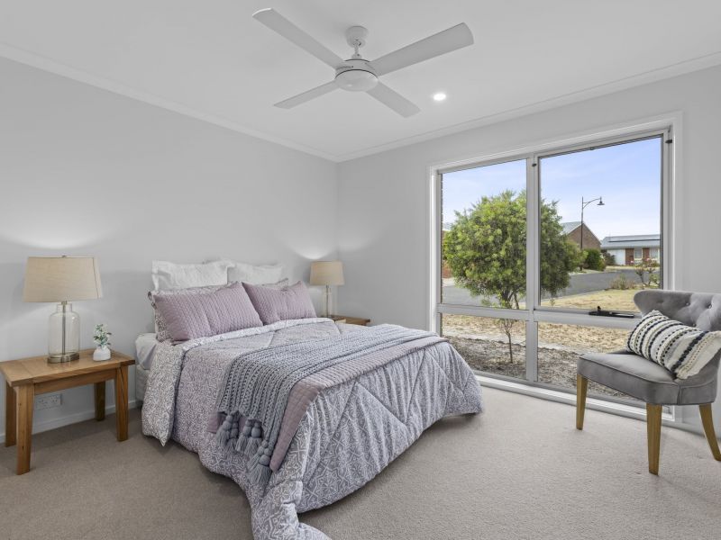 Freshly Renovated, Ready to Move in Now