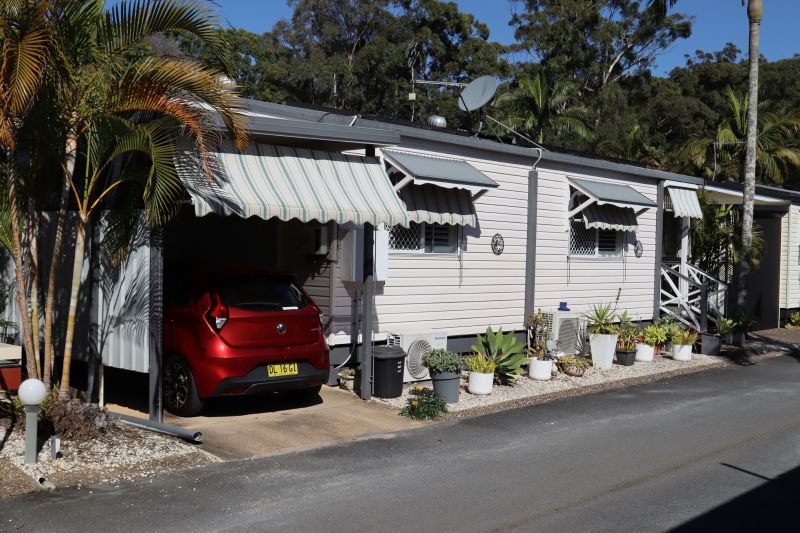 The Palms Village - Over 55's pet friendly Lifestyle Village