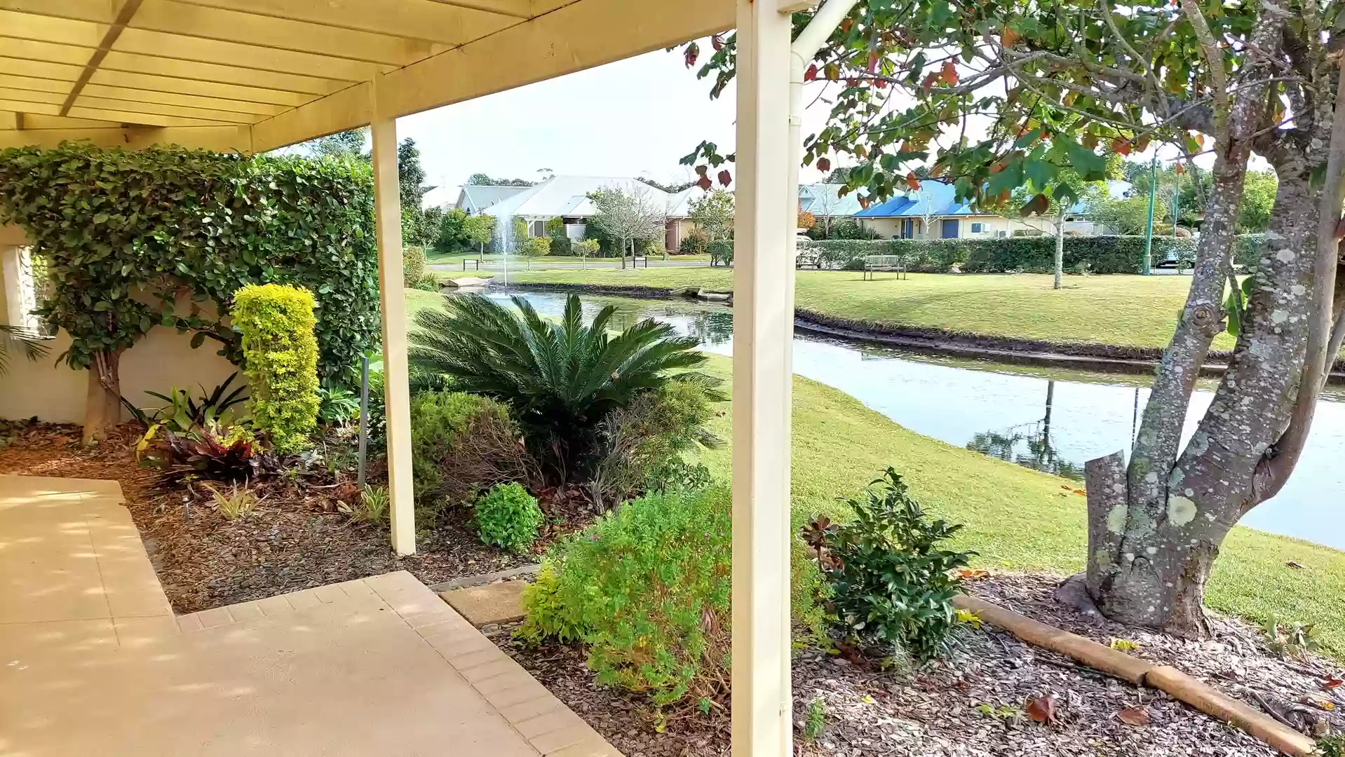 Spacious 3 Bedroom Home with Lake View - Home 184 Sovereign